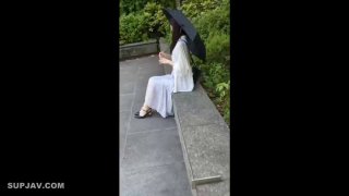 女神上线身材火辣跟狼友撩骚给蒙面大哥口交大鸡巴，淫声荡语激情上位，让小哥后入抽插让狼友看她那骚浪表情